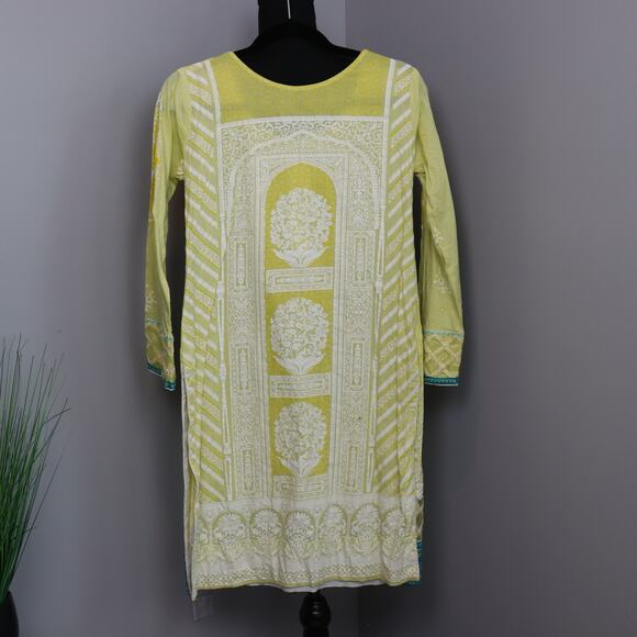 Authentic Kurta with embroidery and lace size ? - Picture 2 of 8